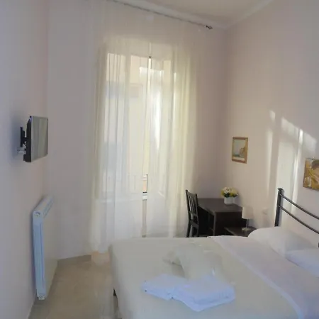 Domusrealstella Bed and Breakfast Napels Buitenkant foto