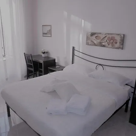 Domusrealstella Bed and Breakfast Napels Buitenkant foto