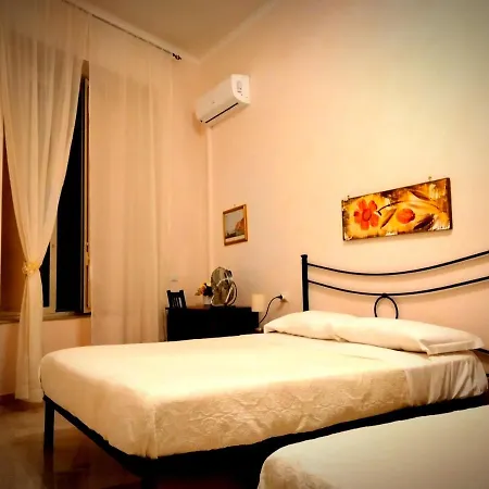 Domusrealstella Bed and Breakfast Napels Buitenkant foto